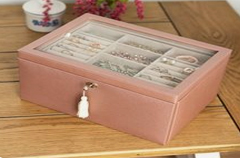 The Importance of Jewelry Boxes for Displaying