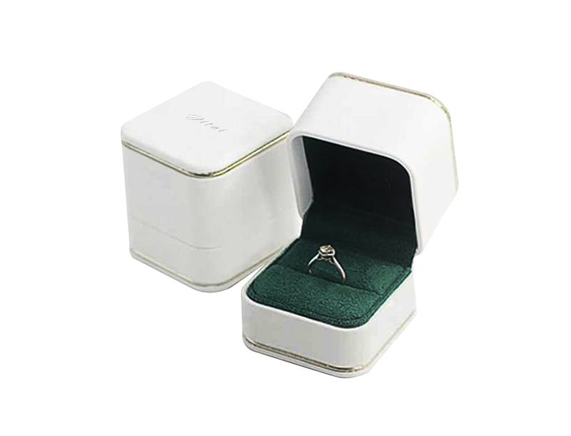 JPB106 Premium Leather Exterior Ring Box